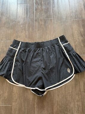 Free People Movement Black Easy Tiger Shorts Size XL